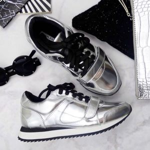 charles david silver metallic leather sneakers